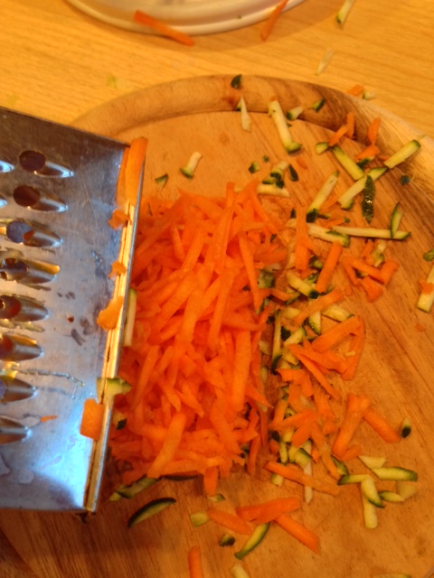 Karotten raspeln