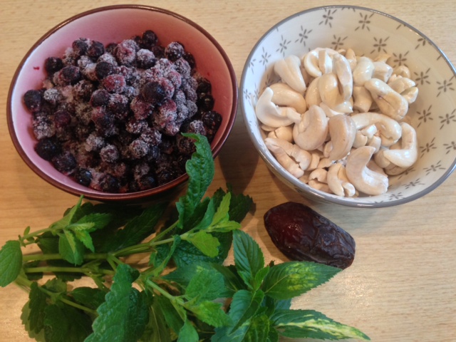 Ingredients for the blueberry cream