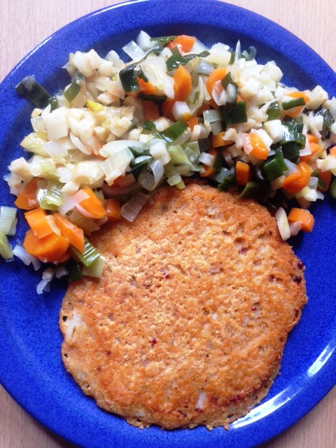 Tortitas de lentejas con salteado de verduras