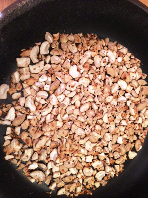 Roasting cashew nuts
