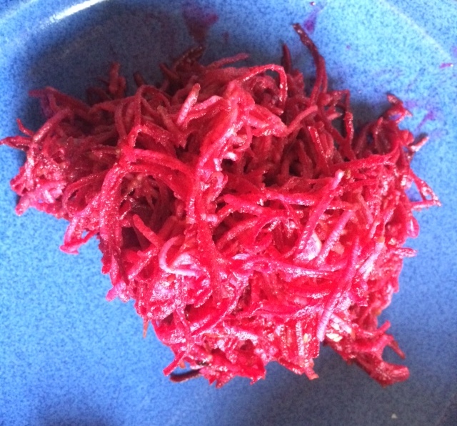 Raw beet with Jerusalem artichokes and ginger
